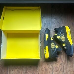 Jordan 4 “Thunder”